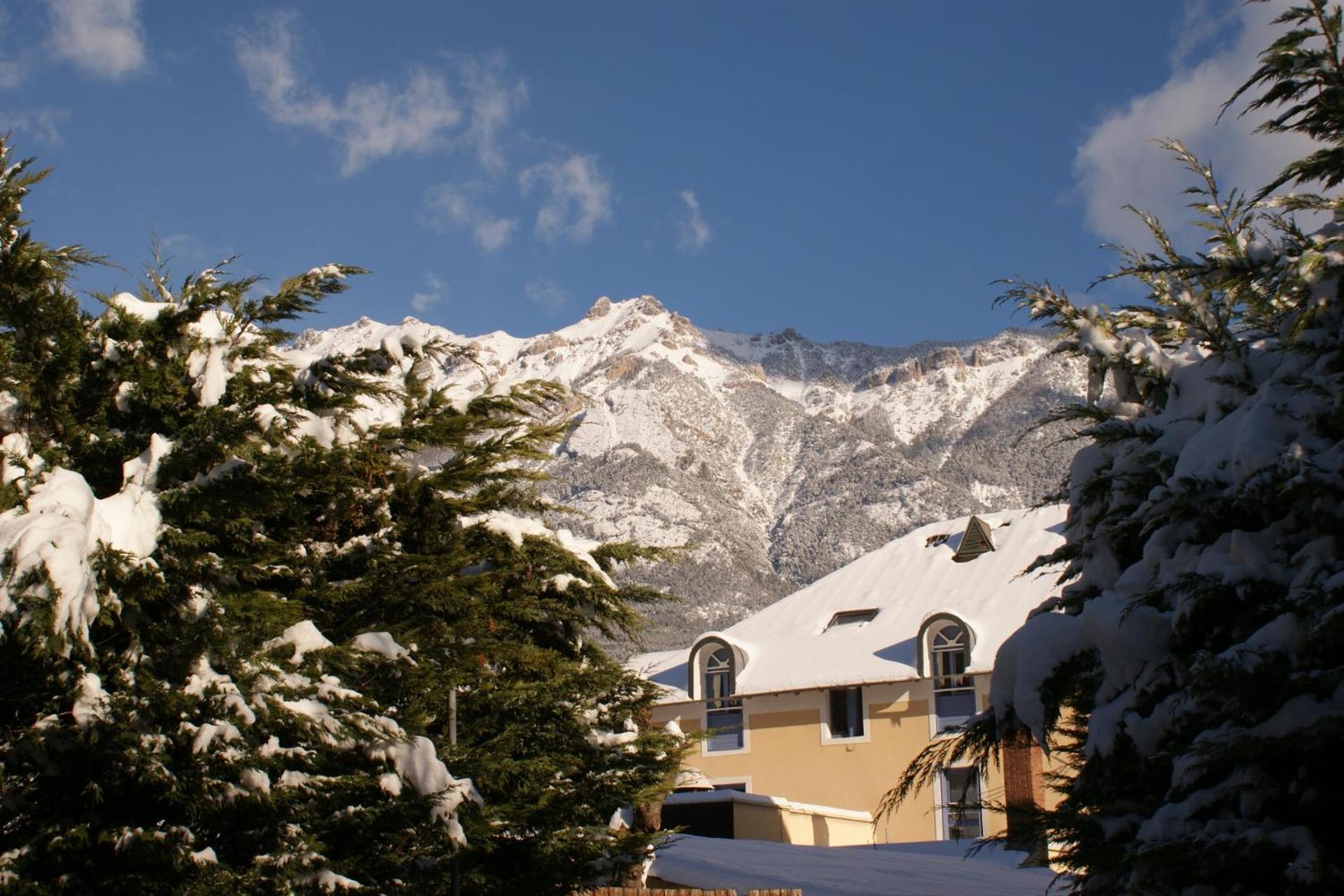 Hotel Lacour Эйглие Экстерьер фото