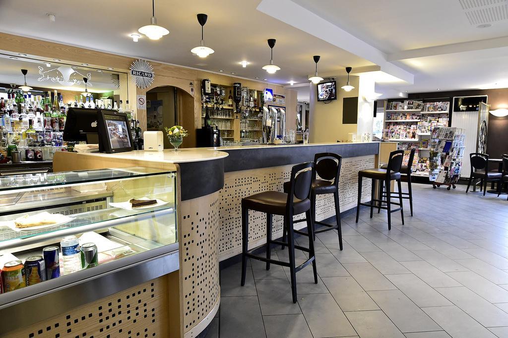 Hotel Lacour Эйглие Экстерьер фото